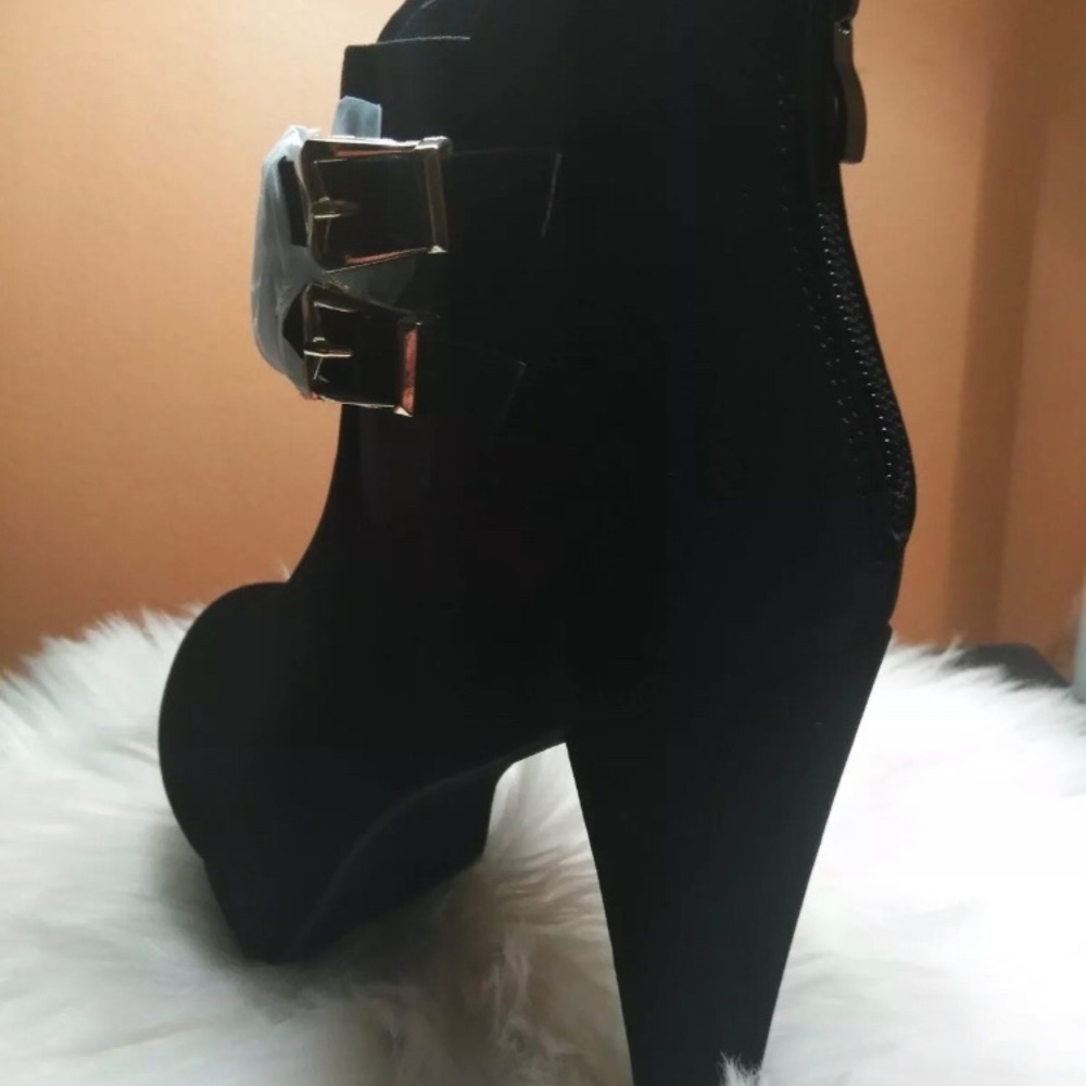 Women’s Hidden Platform Ankle Boots